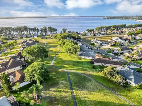 5481 Bounty Circle Tavares FL 32778