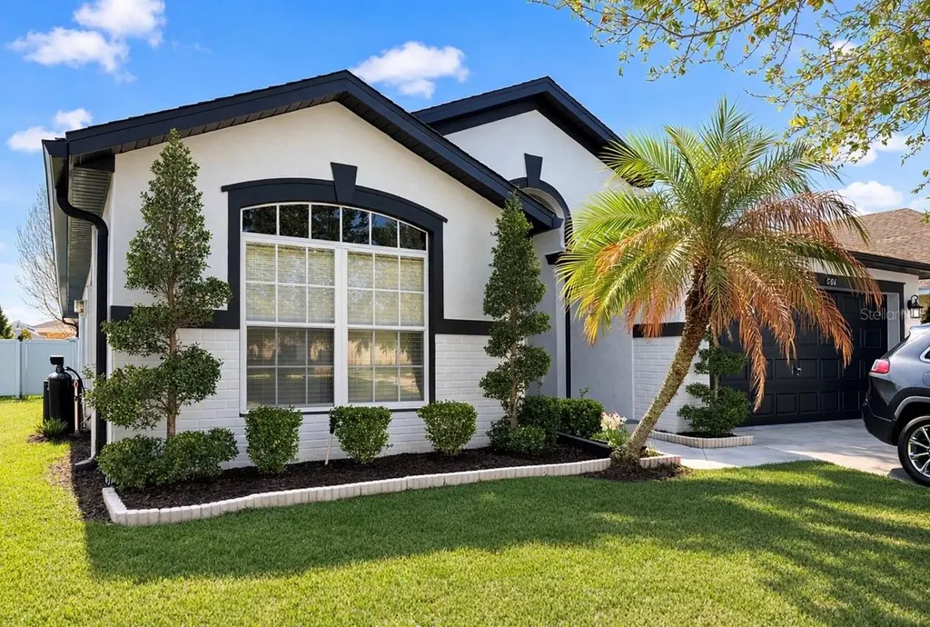 2704 Lucas Lakes Lane Kissimmee FL 34744