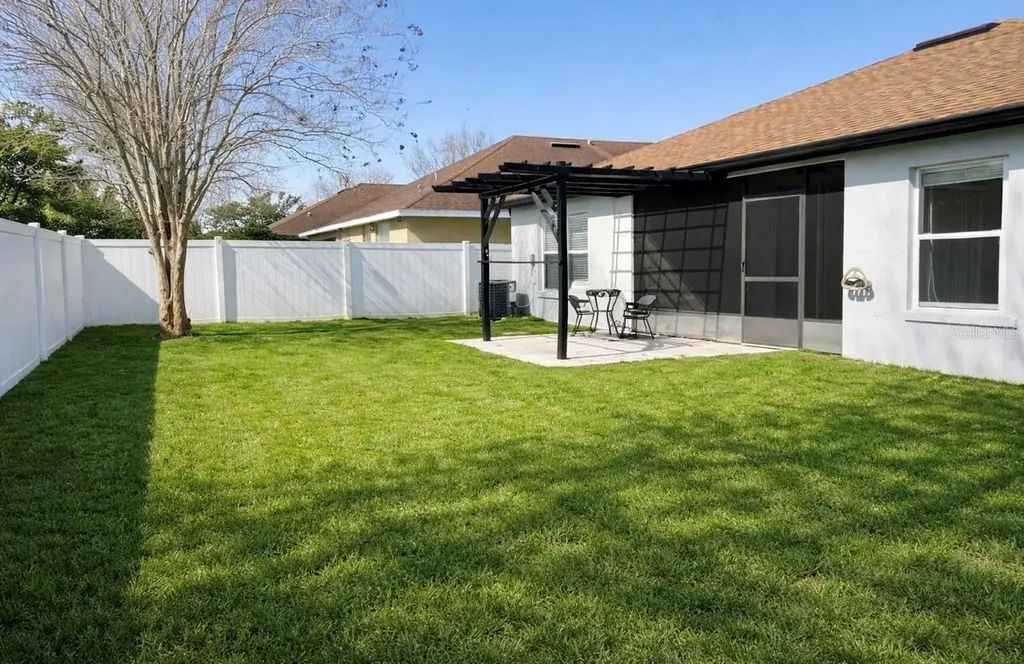 2704 Lucas Lakes Lane Kissimmee FL 34744