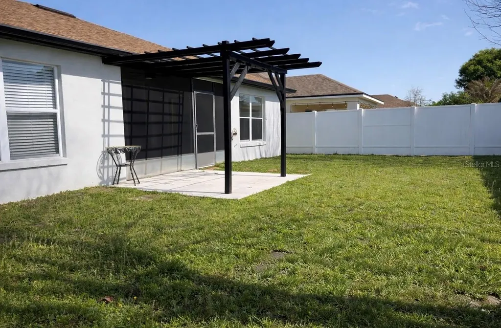 2704 Lucas Lakes Lane Kissimmee FL 34744