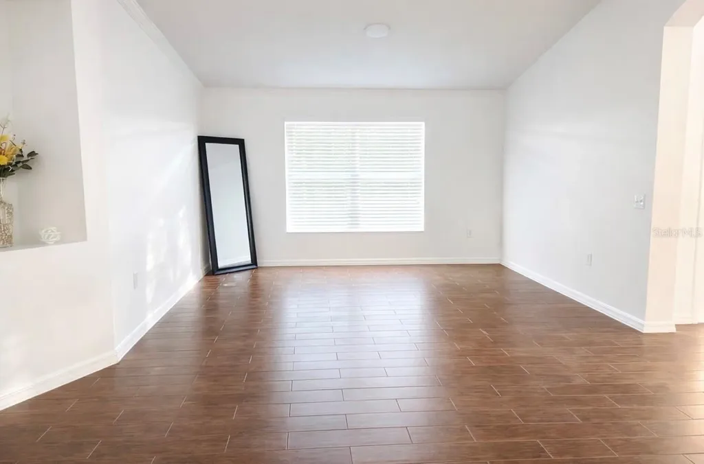 2704 Lucas Lakes Lane Kissimmee FL 34744