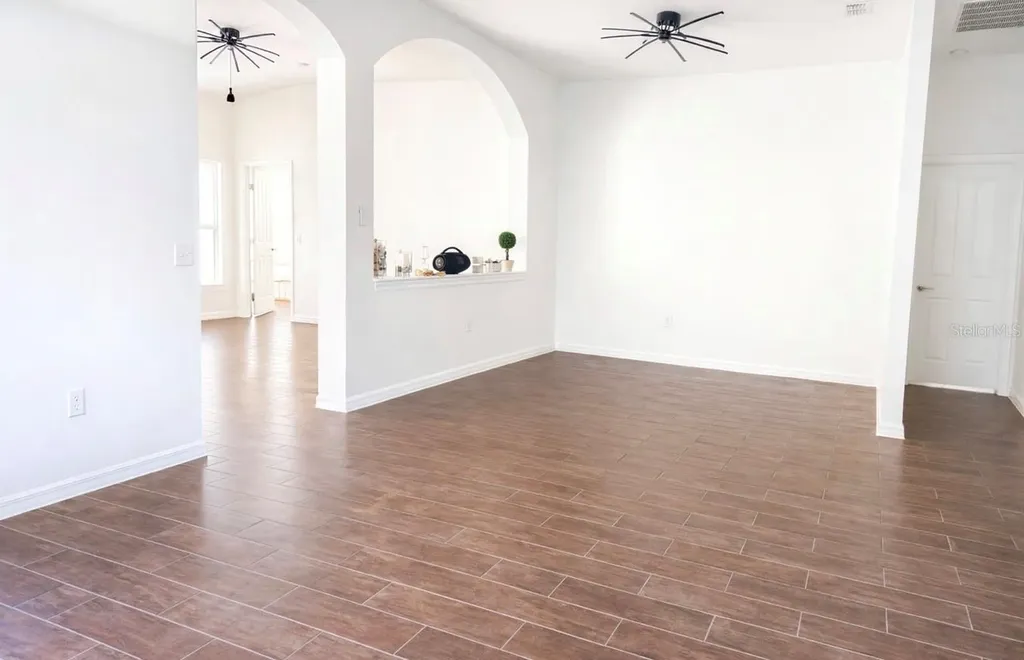 2704 Lucas Lakes Lane Kissimmee FL 34744