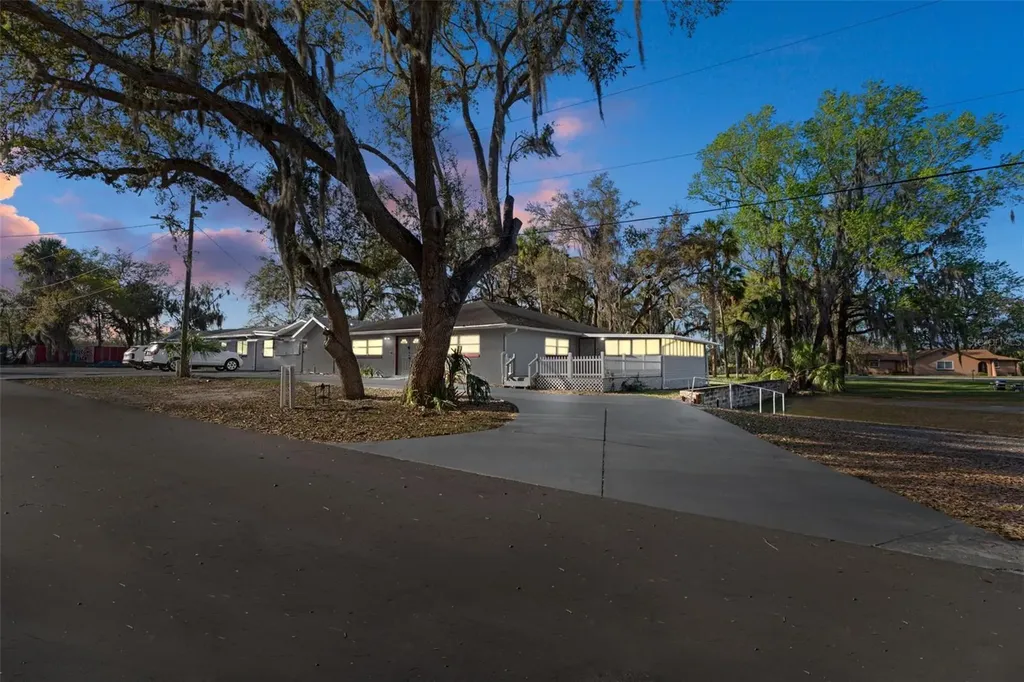 639 NE 1st Street Crystal River FL 34429
