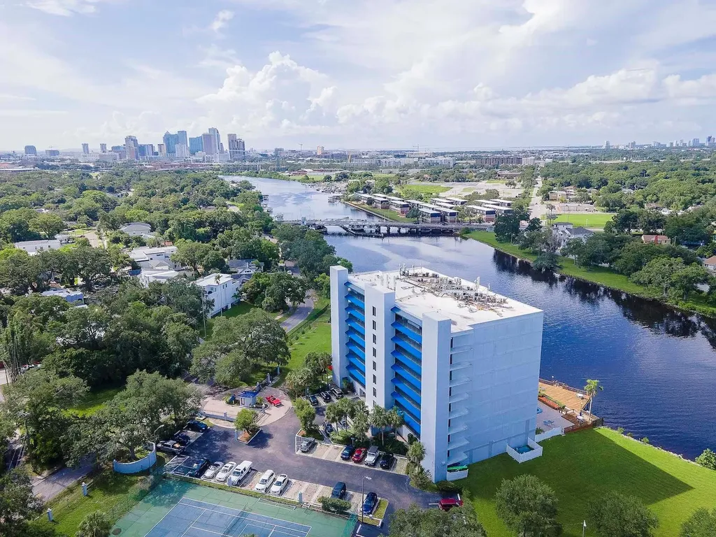 2780 N Riverside Drive Tampa FL 33602