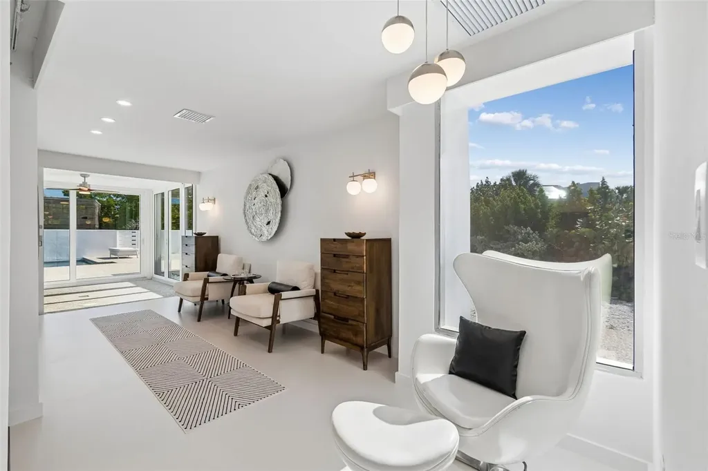 7647 Sanderling Road Sarasota FL 34242