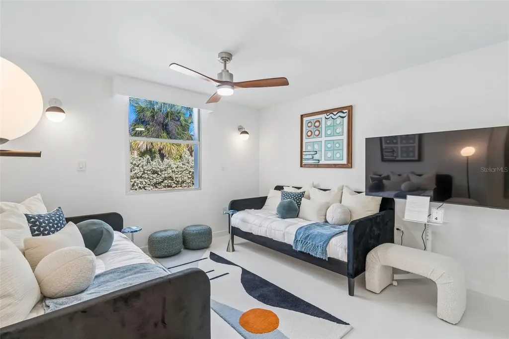 7647 Sanderling Road Sarasota FL 34242
