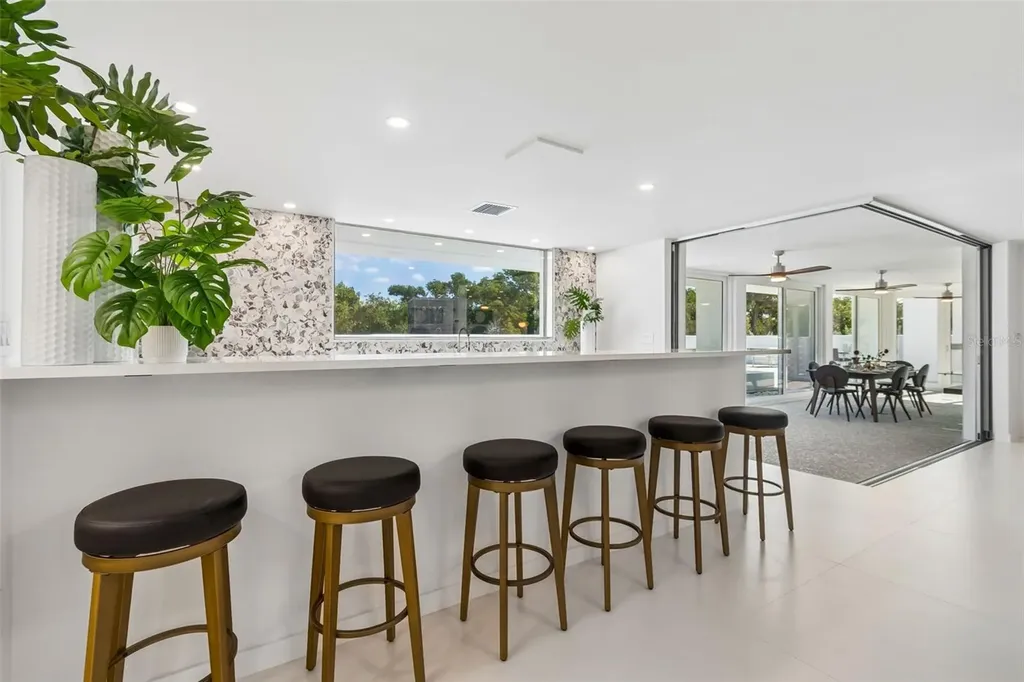 7647 Sanderling Road Sarasota FL 34242