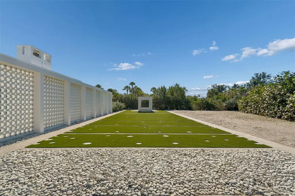 7647 Sanderling Road Sarasota FL 34242