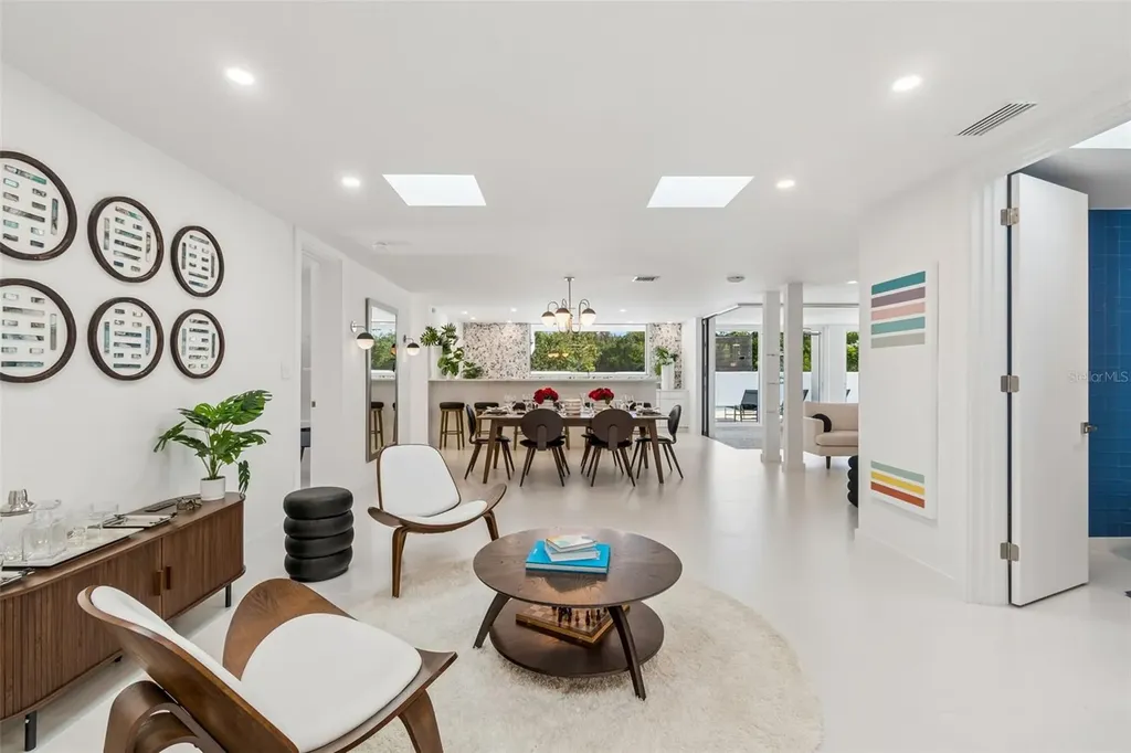 7647 Sanderling Road Sarasota FL 34242