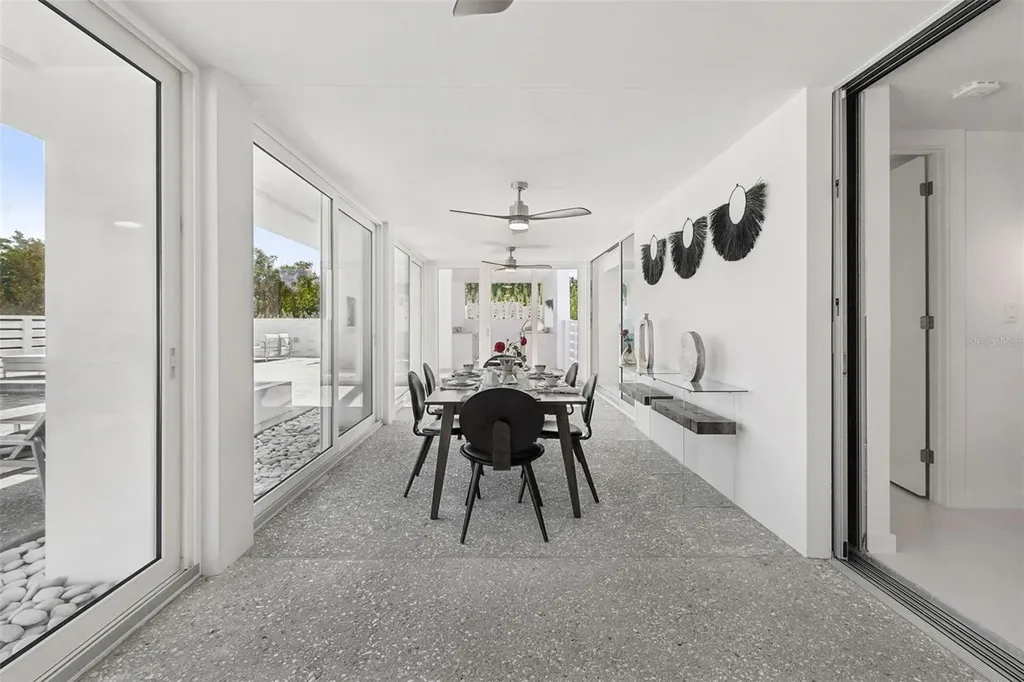 7647 Sanderling Road Sarasota FL 34242