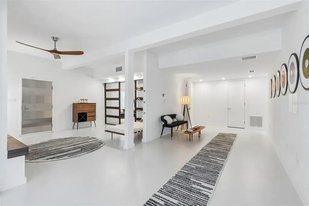 7647 Sanderling Road Sarasota FL 34242