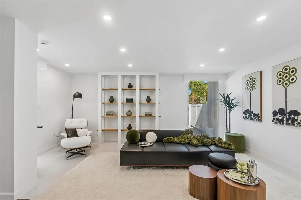 7647 Sanderling Road Sarasota FL 34242