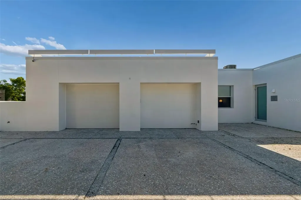 7647 Sanderling Road Sarasota FL 34242