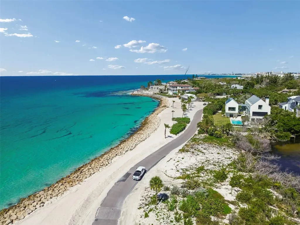 7647 Sanderling Road Sarasota FL 34242