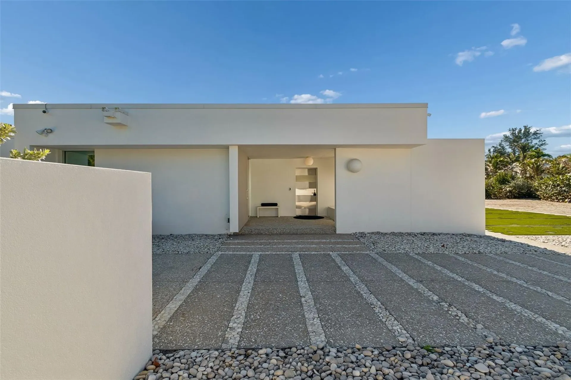 7647 Sanderling Road Sarasota FL 34242