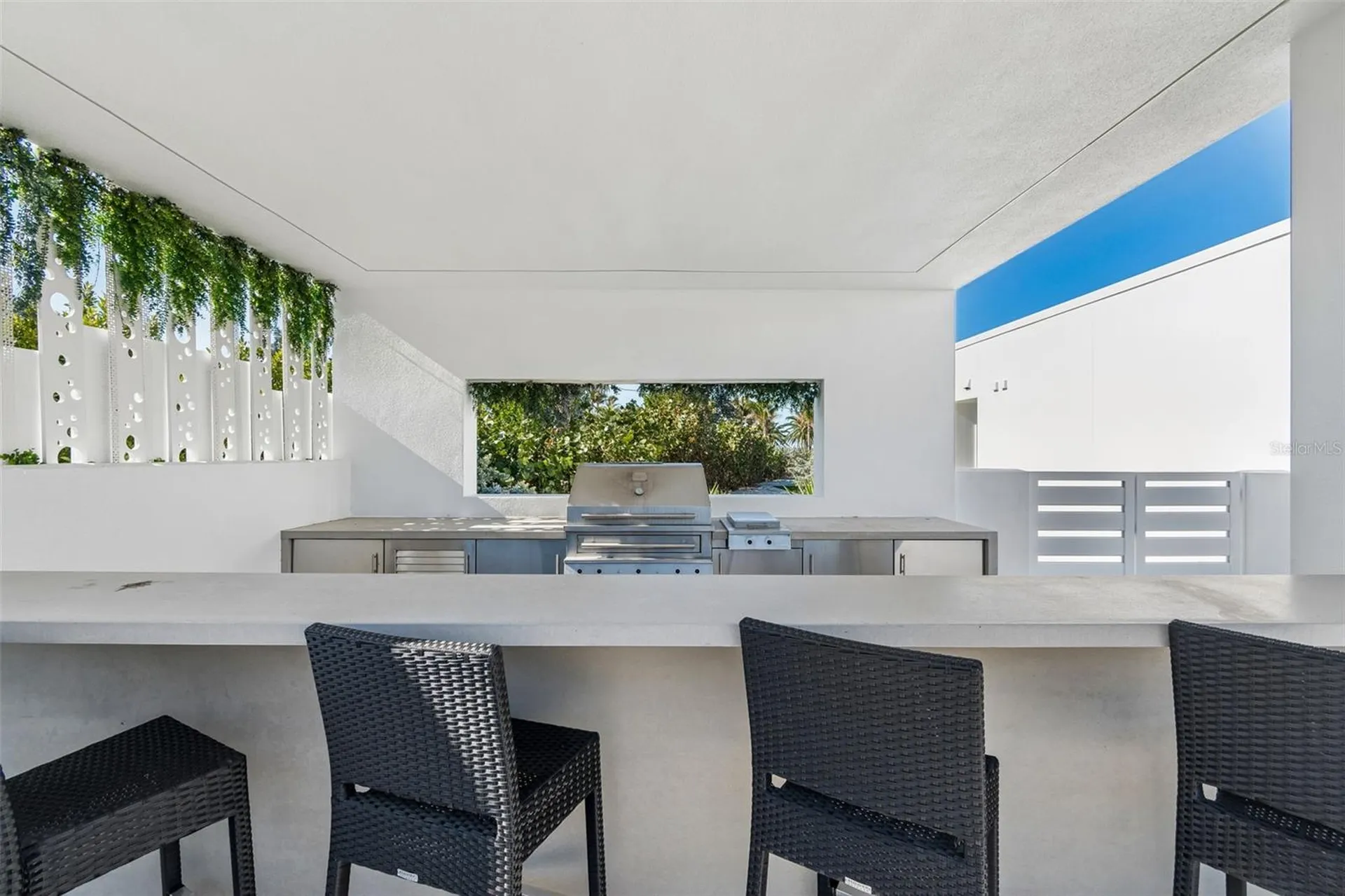 7647 Sanderling Road Sarasota FL 34242