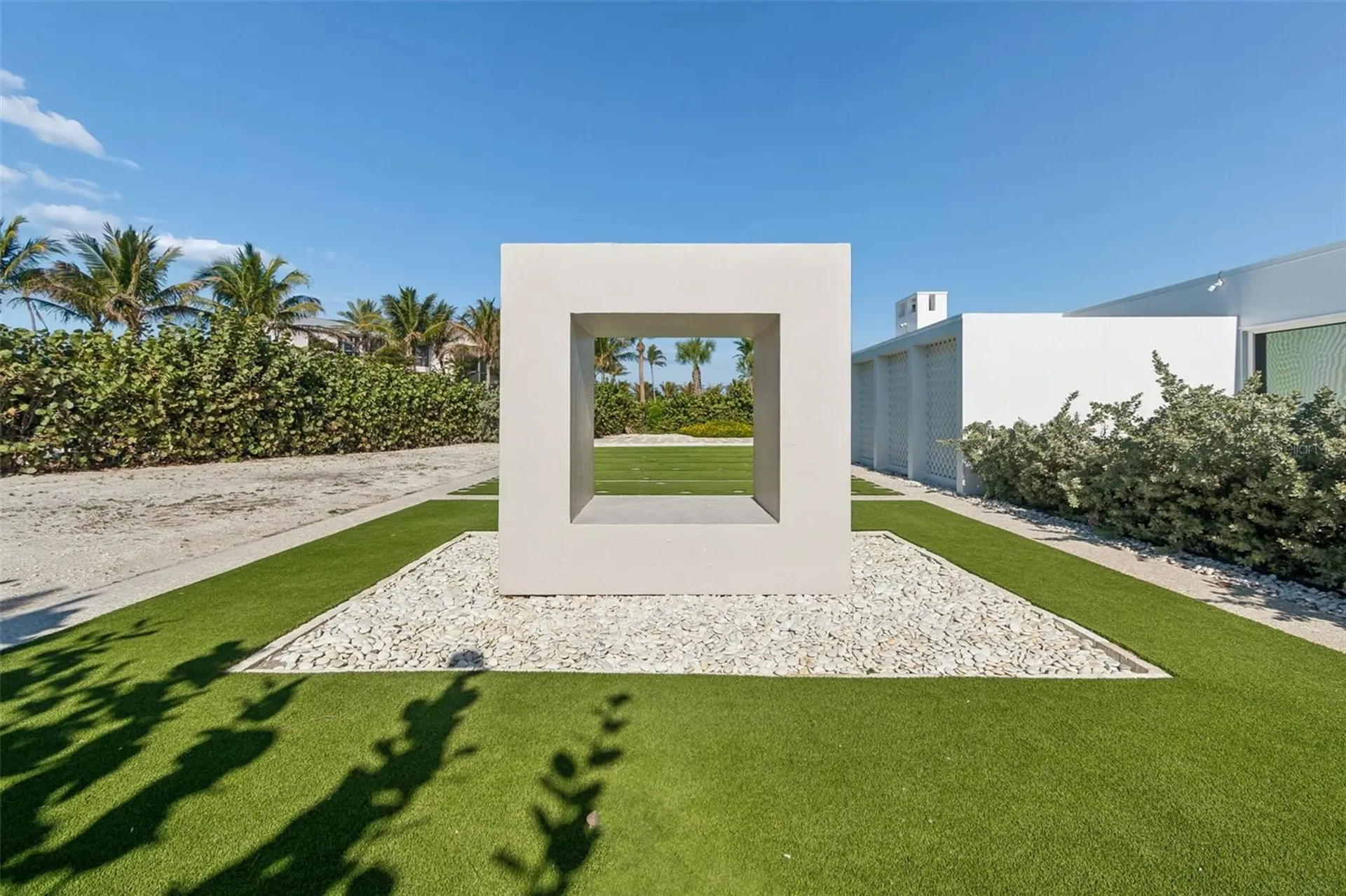 7647 Sanderling Road Sarasota FL 34242