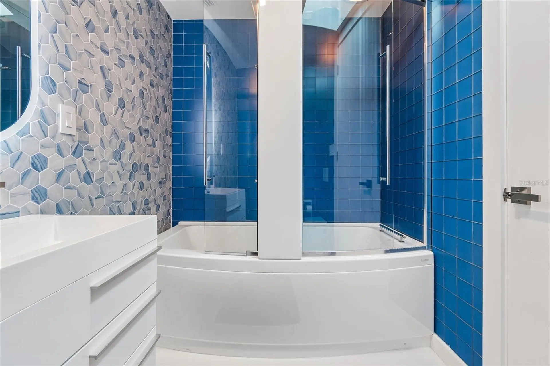 7647 Sanderling Road Sarasota FL 34242
