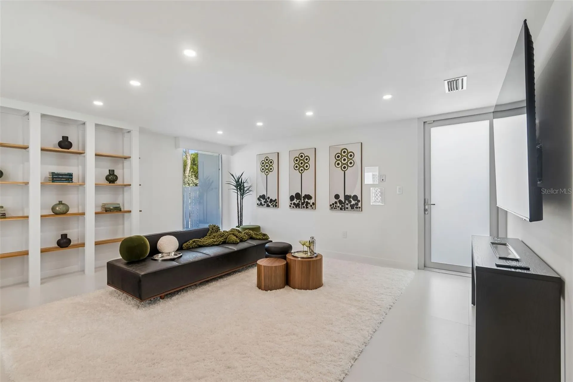7647 Sanderling Road Sarasota FL 34242
