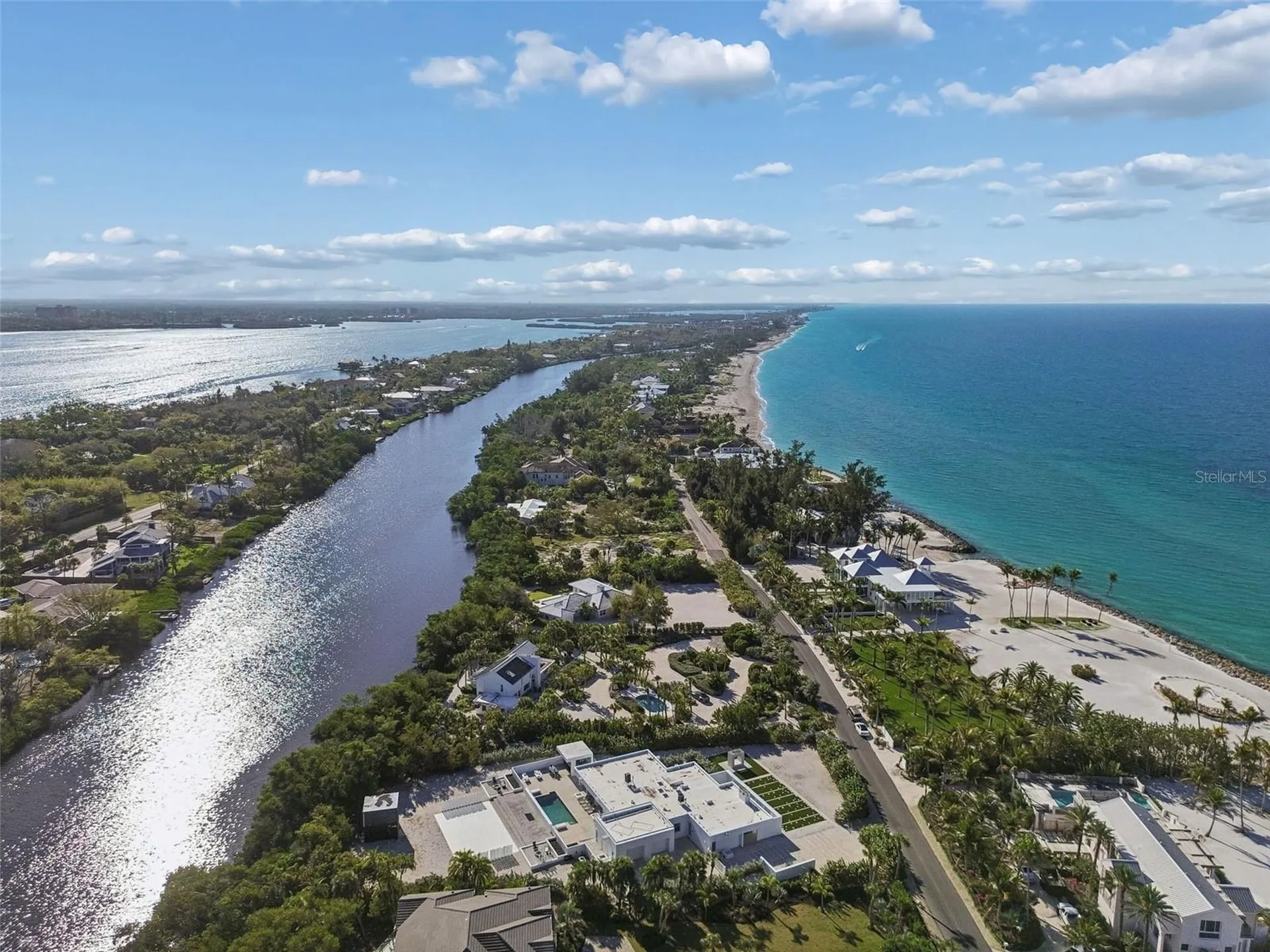 7647 Sanderling Road Sarasota FL 34242