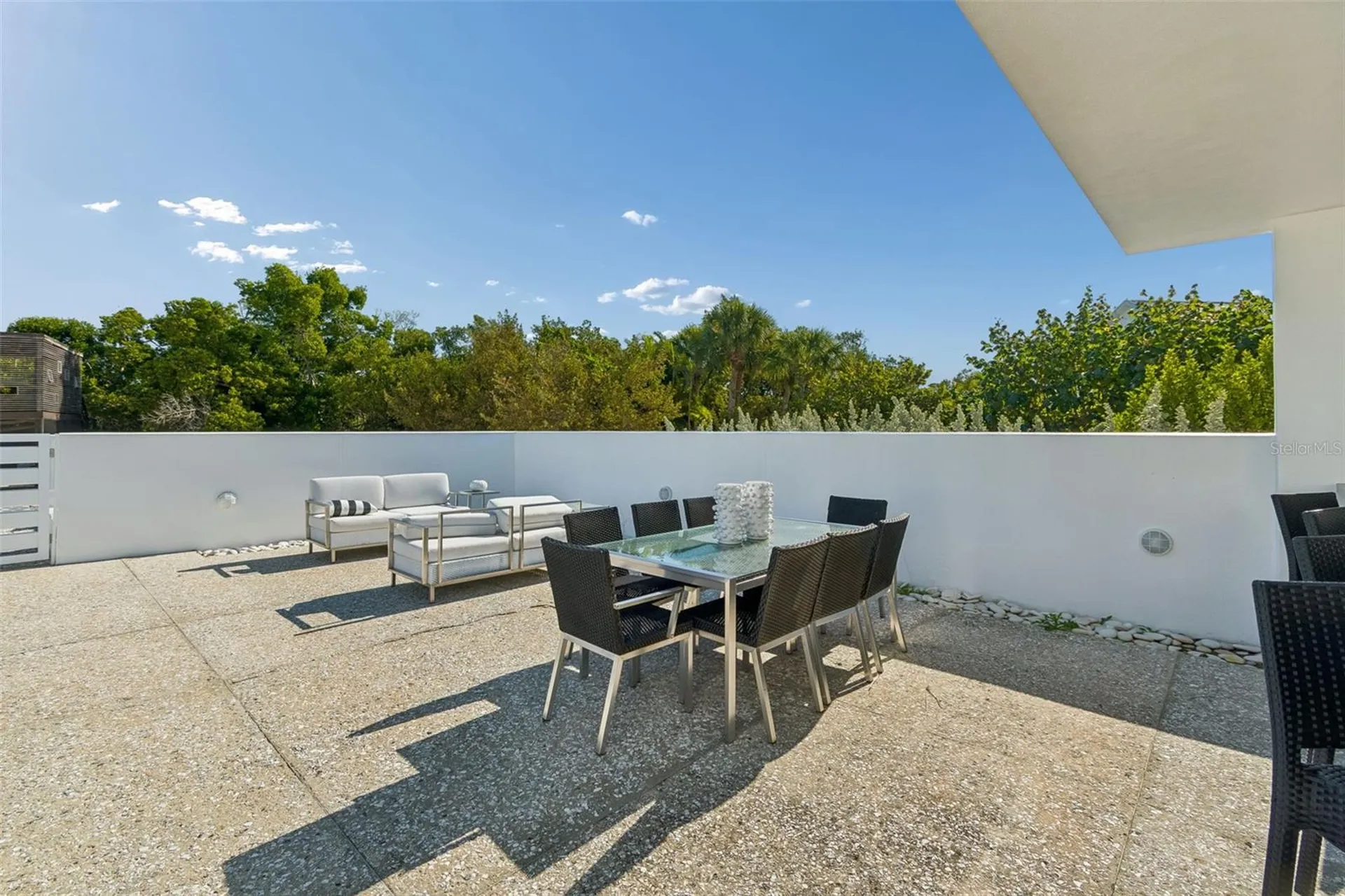 7647 Sanderling Road Sarasota FL 34242
