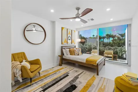 7647 Sanderling Road Sarasota FL 34242