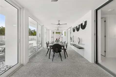 7647 Sanderling Road Sarasota FL 34242
