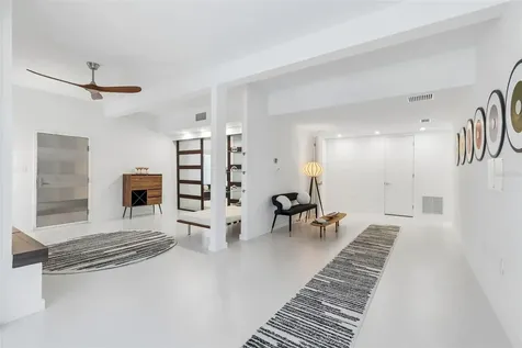 7647 Sanderling Road Sarasota FL 34242