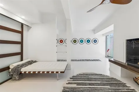 7647 Sanderling Road Sarasota FL 34242