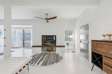 7647 Sanderling Road Sarasota FL 34242