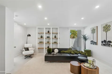 7647 Sanderling Road Sarasota FL 34242