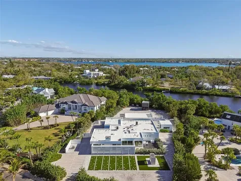 7647 Sanderling Road Sarasota FL 34242