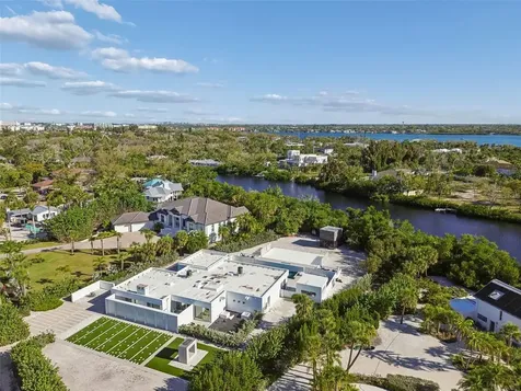 7647 Sanderling Road Sarasota FL 34242
