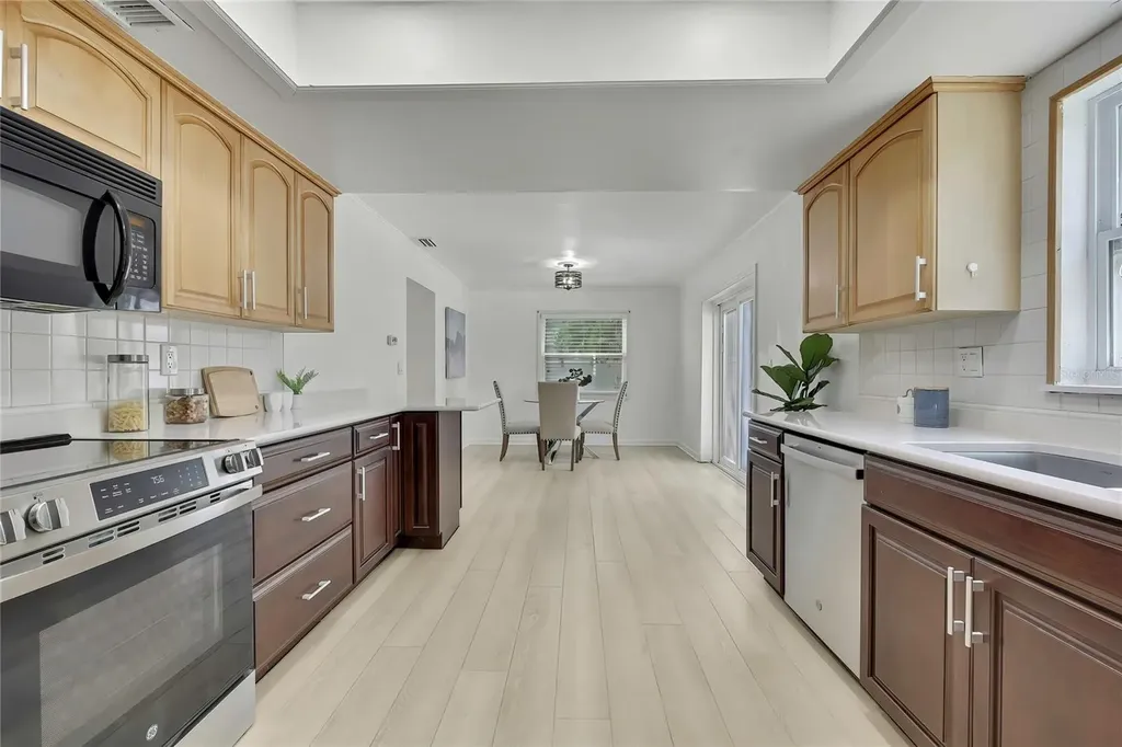8424 Stillbrook Avenue Tampa FL 33615