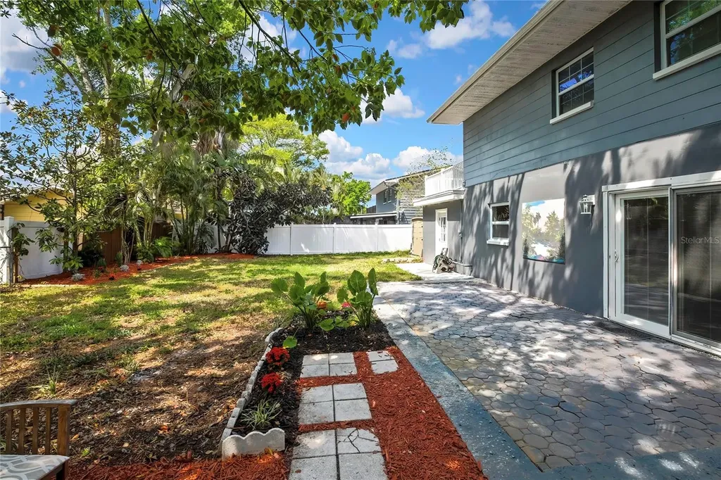 8424 Stillbrook Avenue Tampa FL 33615