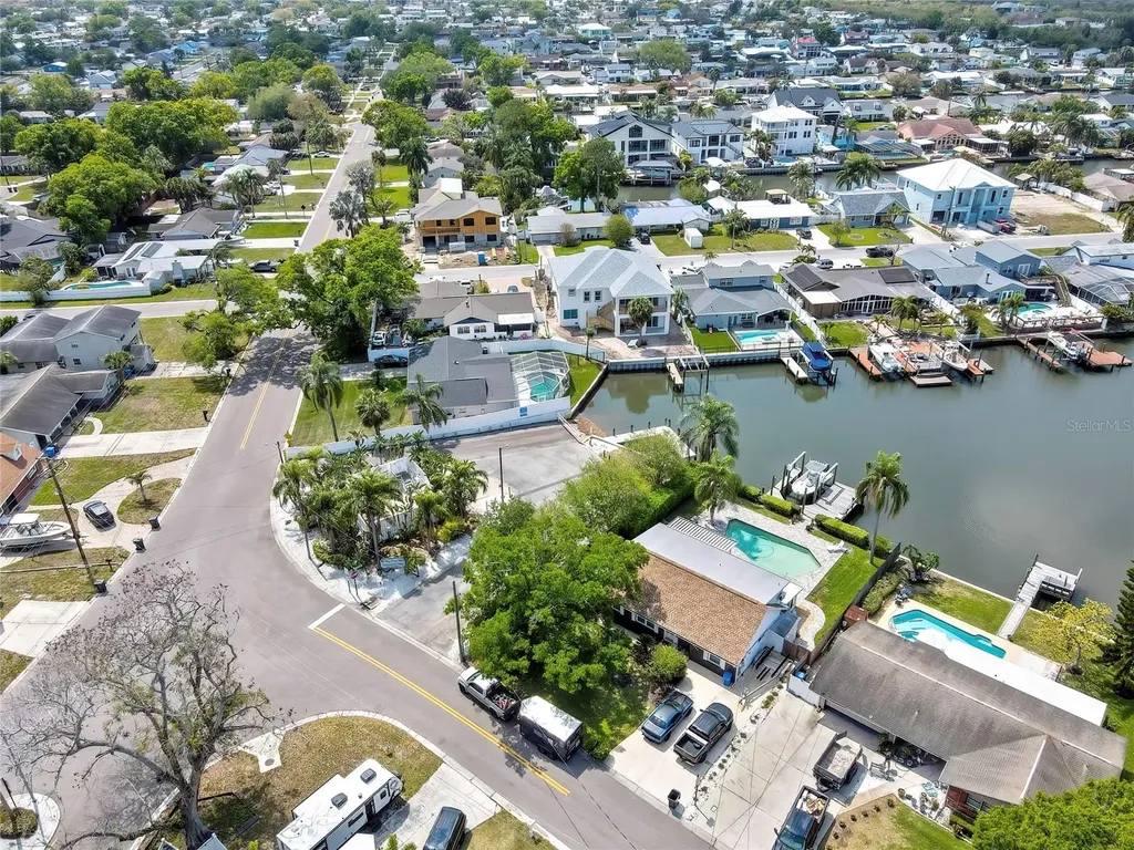 8424 Stillbrook Avenue Tampa FL 33615