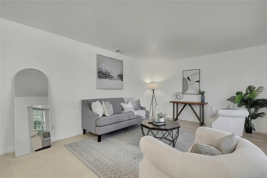 8424 Stillbrook Avenue Tampa FL 33615