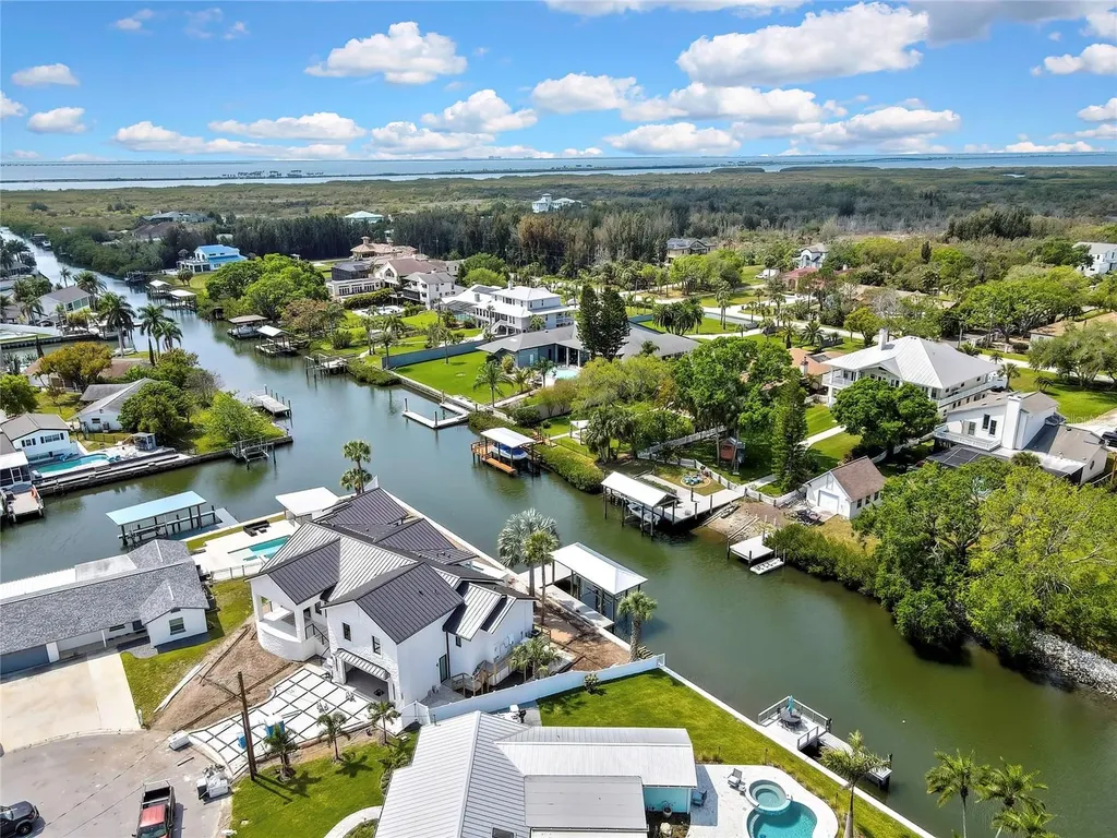 8424 Stillbrook Avenue Tampa FL 33615