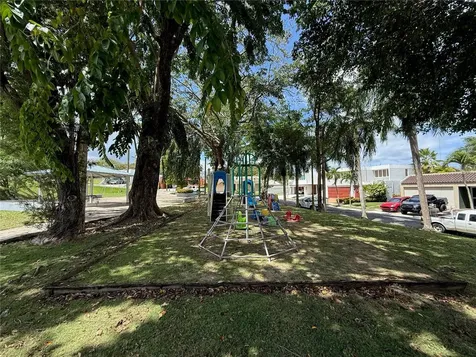 BF16 65 Hills Mansions San Juan PR 00926