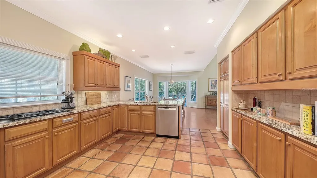 5422 Sandhamn Place Longboat Key FL 34228