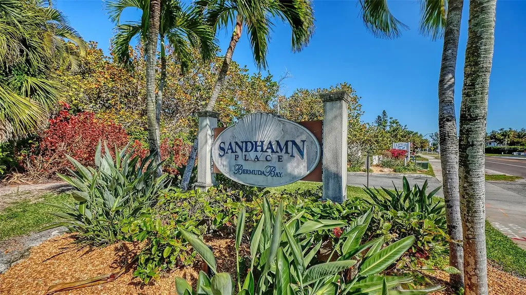 5422 Sandhamn Place Longboat Key FL 34228