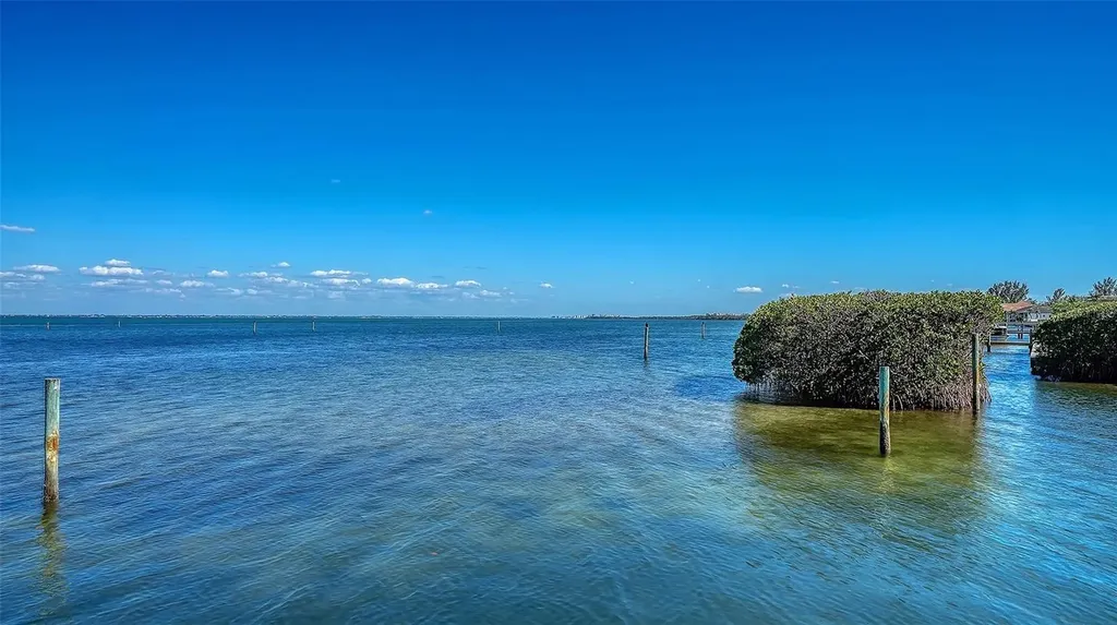 5422 Sandhamn Place Longboat Key FL 34228