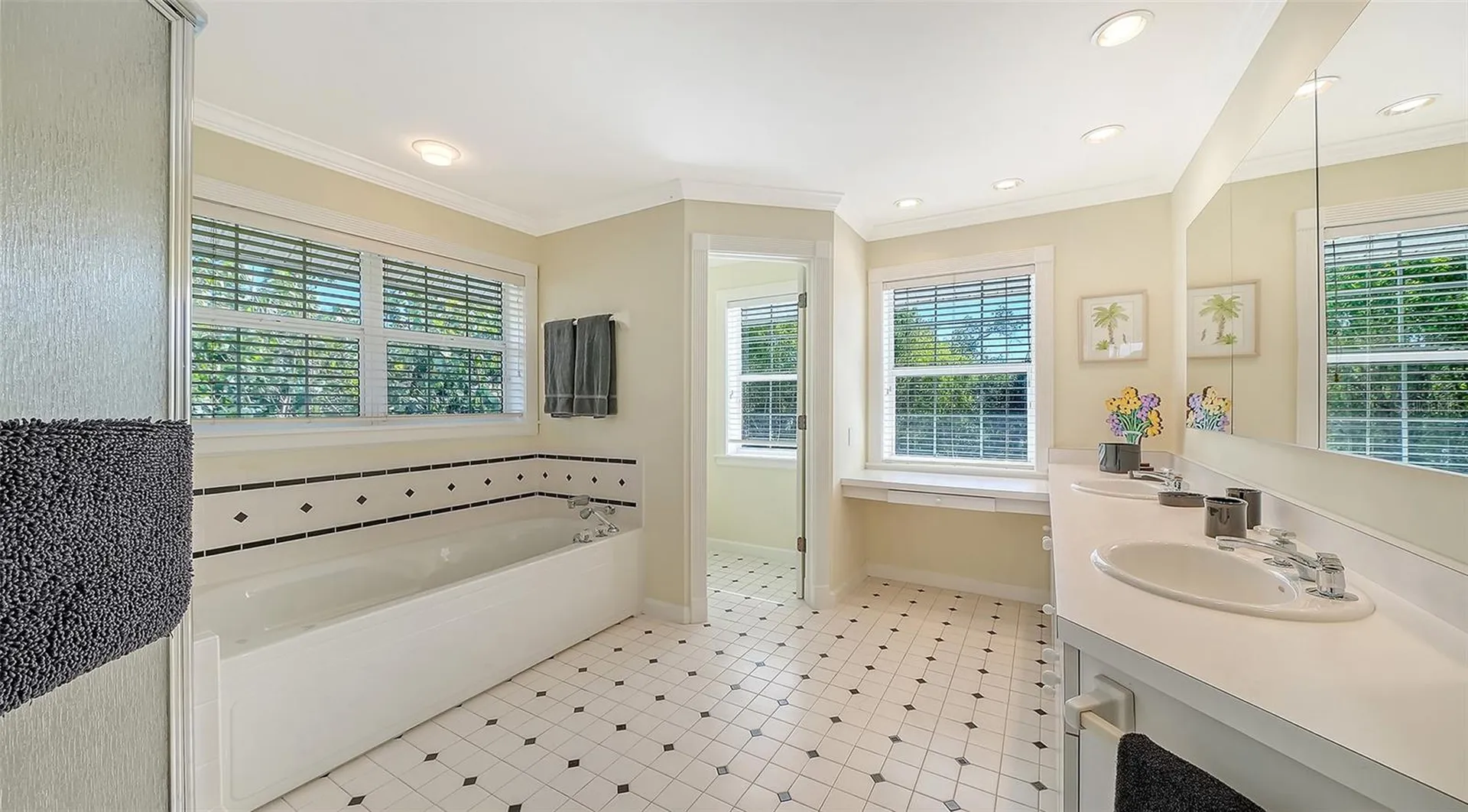 5422 Sandhamn Place Longboat Key FL 34228