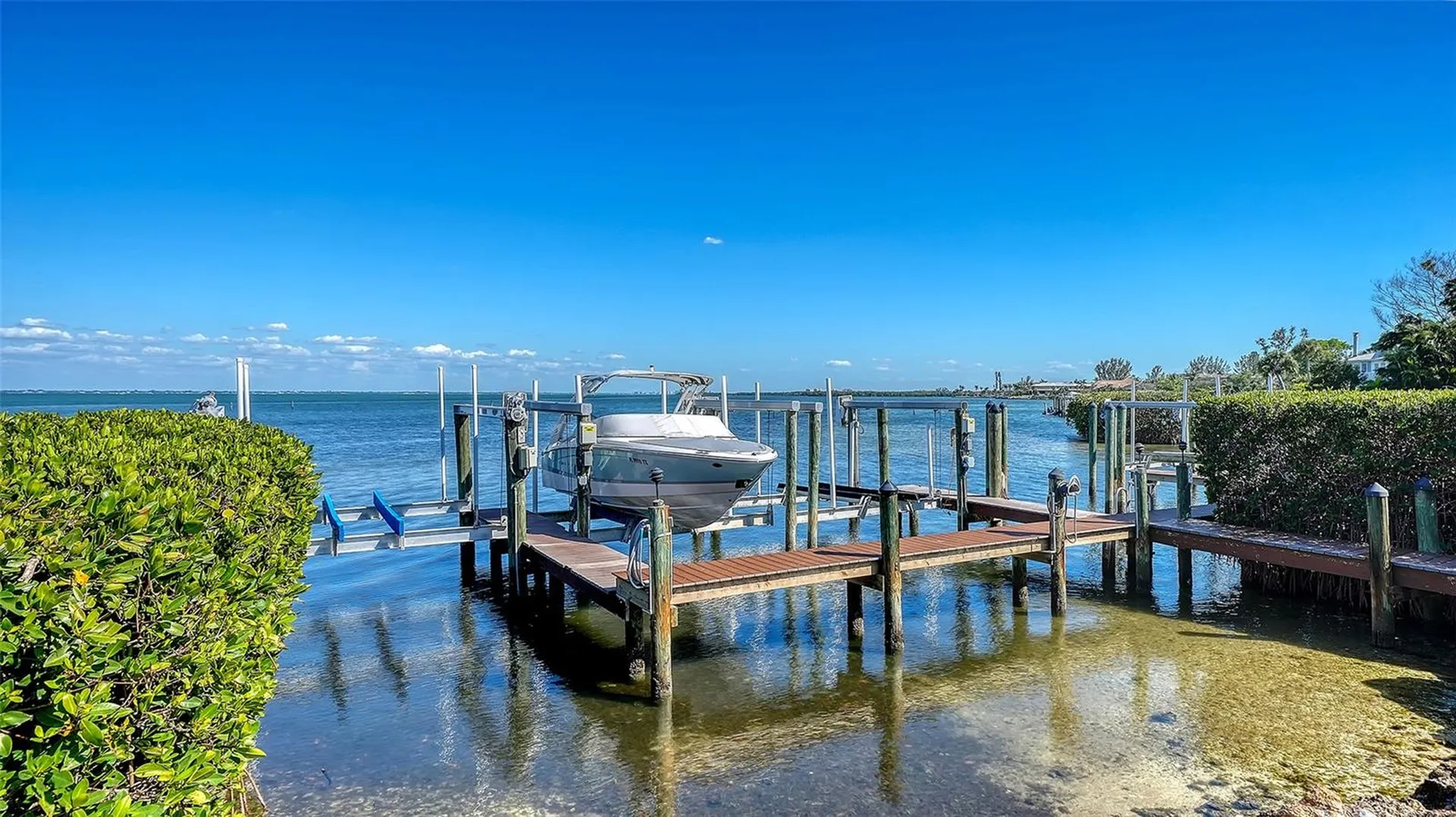 5422 Sandhamn Place Longboat Key FL 34228