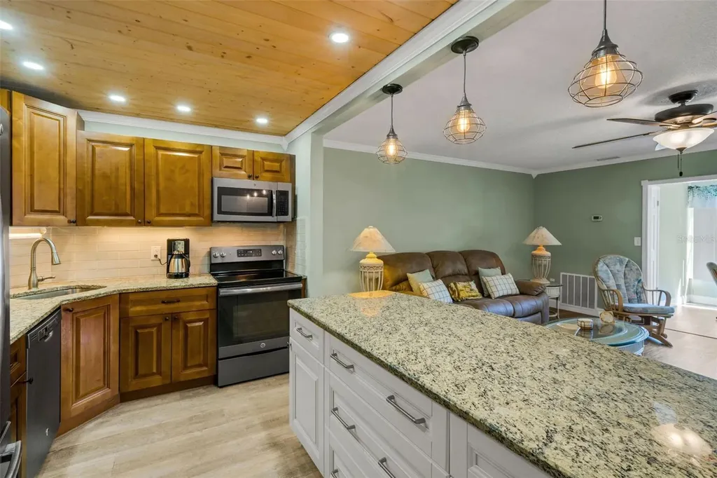 203 Aspen Circle Seminole FL 33777