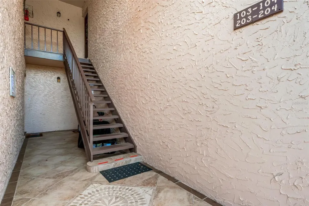 203 Aspen Circle Seminole FL 33777