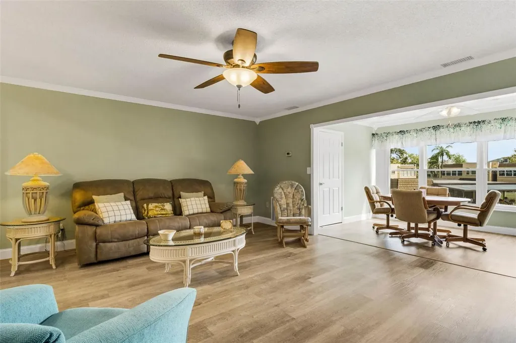 203 Aspen Circle Seminole FL 33777