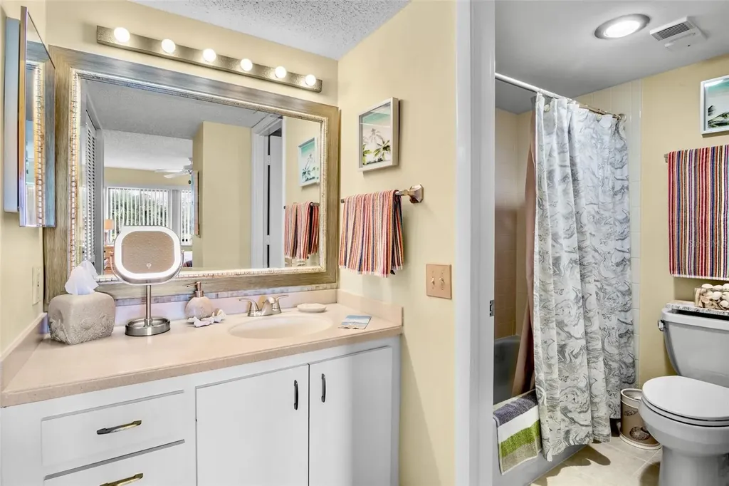 4582 Longwater Sarasota FL 34235