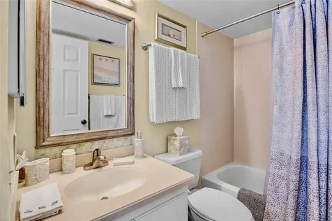 4582 Longwater Sarasota FL 34235