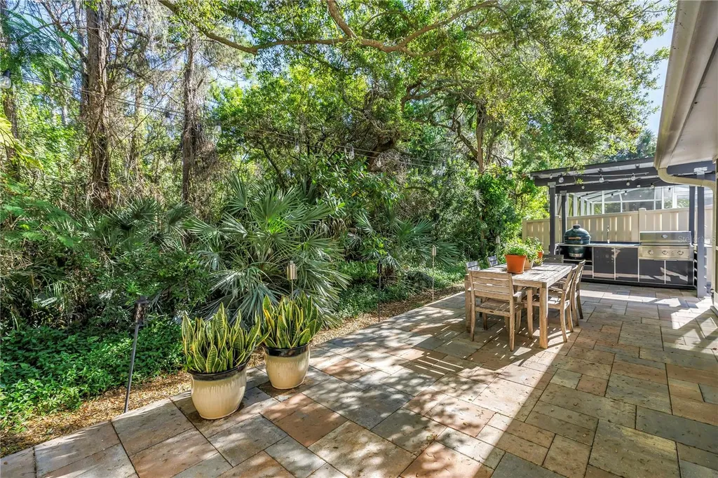 355 Red Cedar Court NE St Petersburg FL 33703